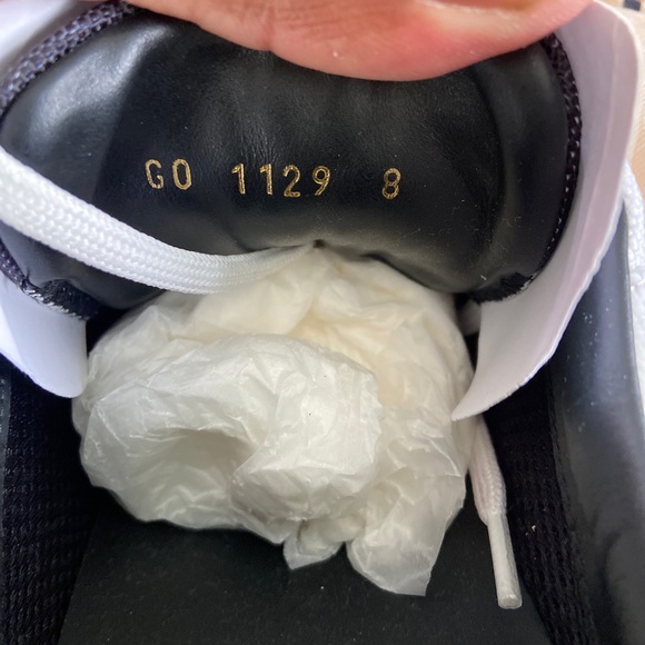 LOUIS VUITTON RUN AWAY SNEAKERS. - Picture 7 of 9